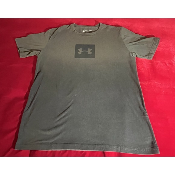 Under Armour HeatGear Loose Fit T-Shirt Size Small Upper Green & Bottom Black - Picture 1 of 10